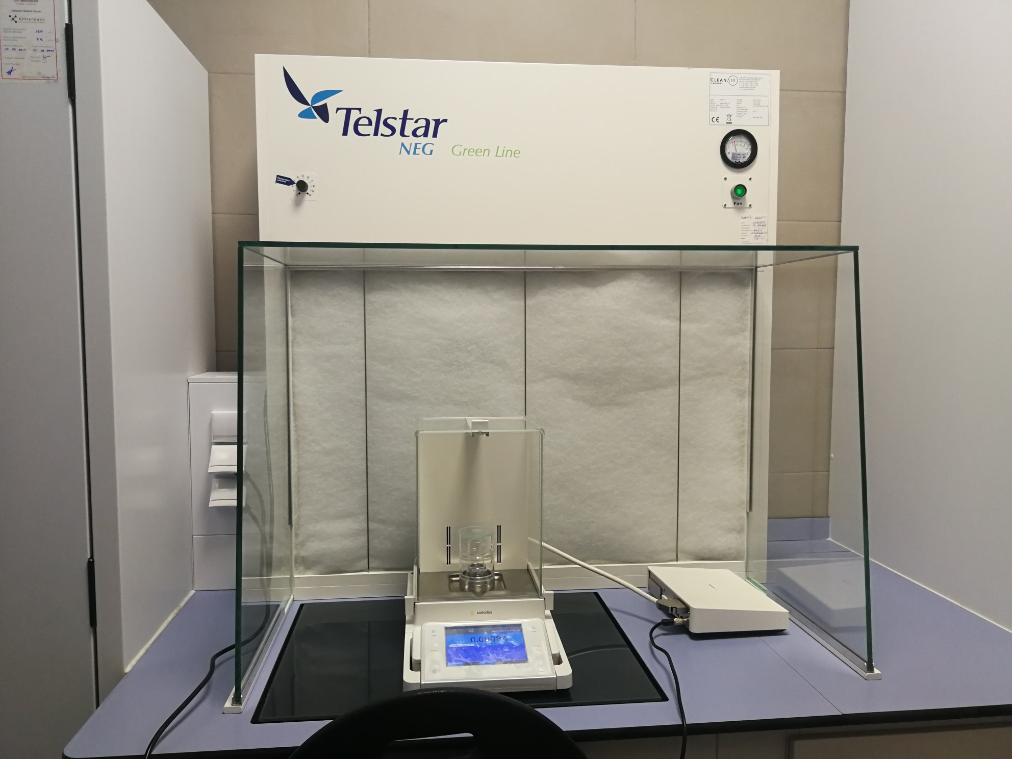 Cabina de pesaje y balanza